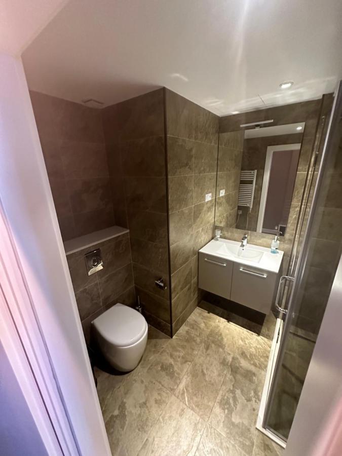 Alliance Palace Aparthotel By Marriott Batumi Esterno foto