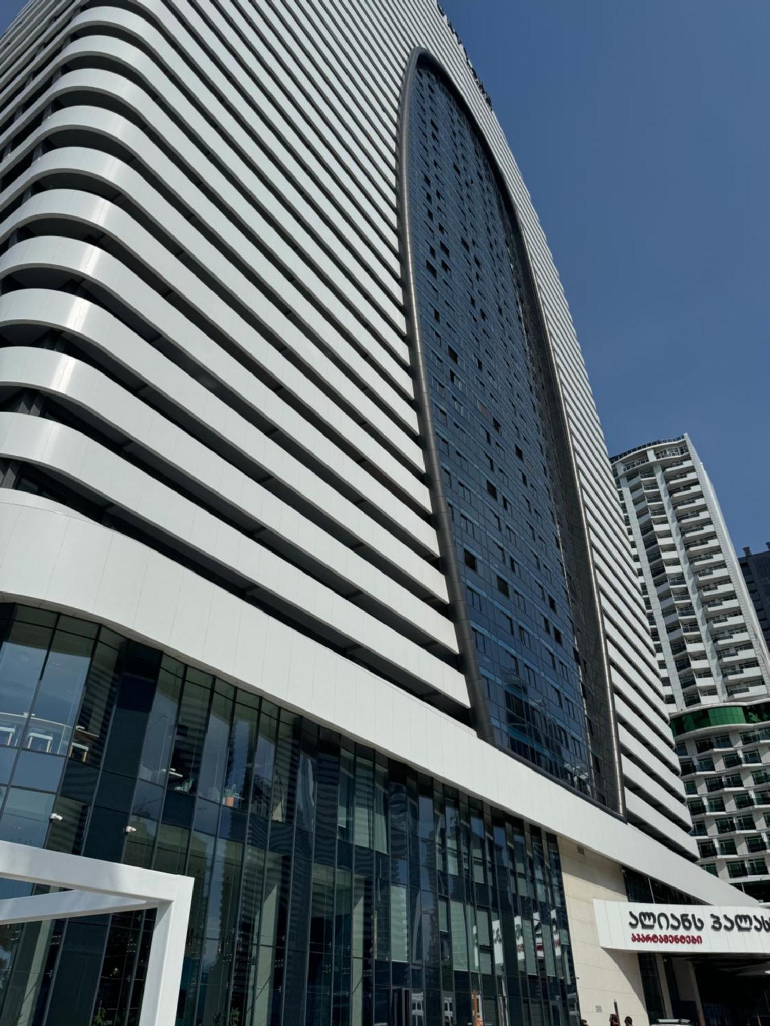 Alliance Palace Aparthotel By Marriott Batumi Esterno foto